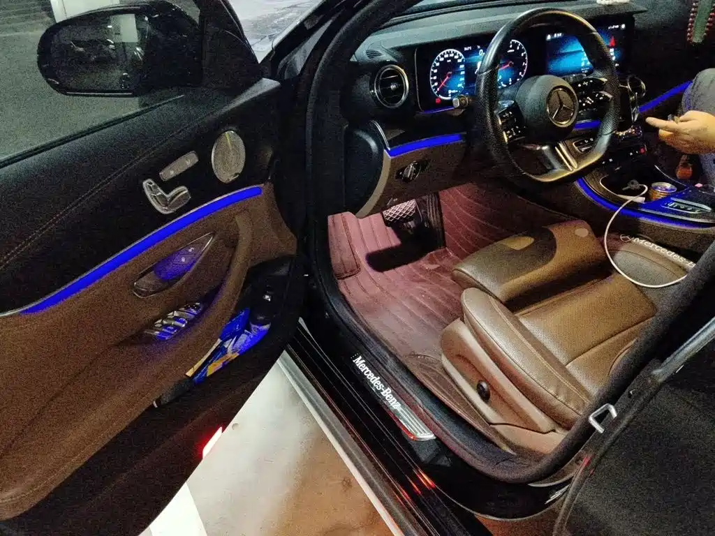 Mercedes-Benz E-Class — миниатюра 14