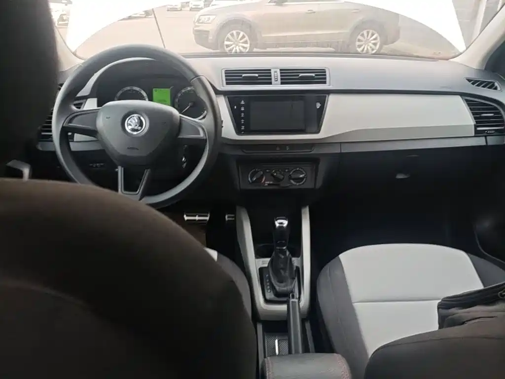 Skoda Fabia — миниатюра 10