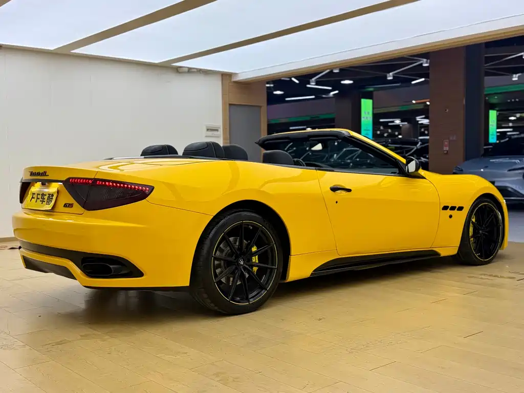 Maserati GranCabrio — миниатюра 3