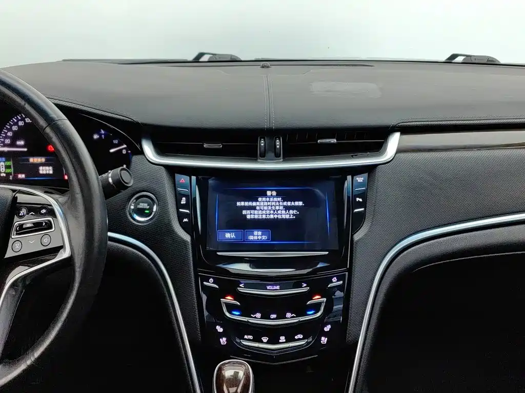Cadillac XTS — миниатюра 12