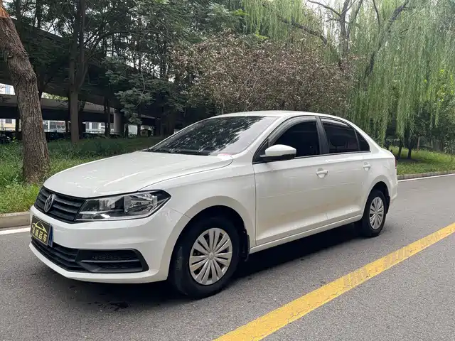 VOLKSWAGEN SANTANA 2021