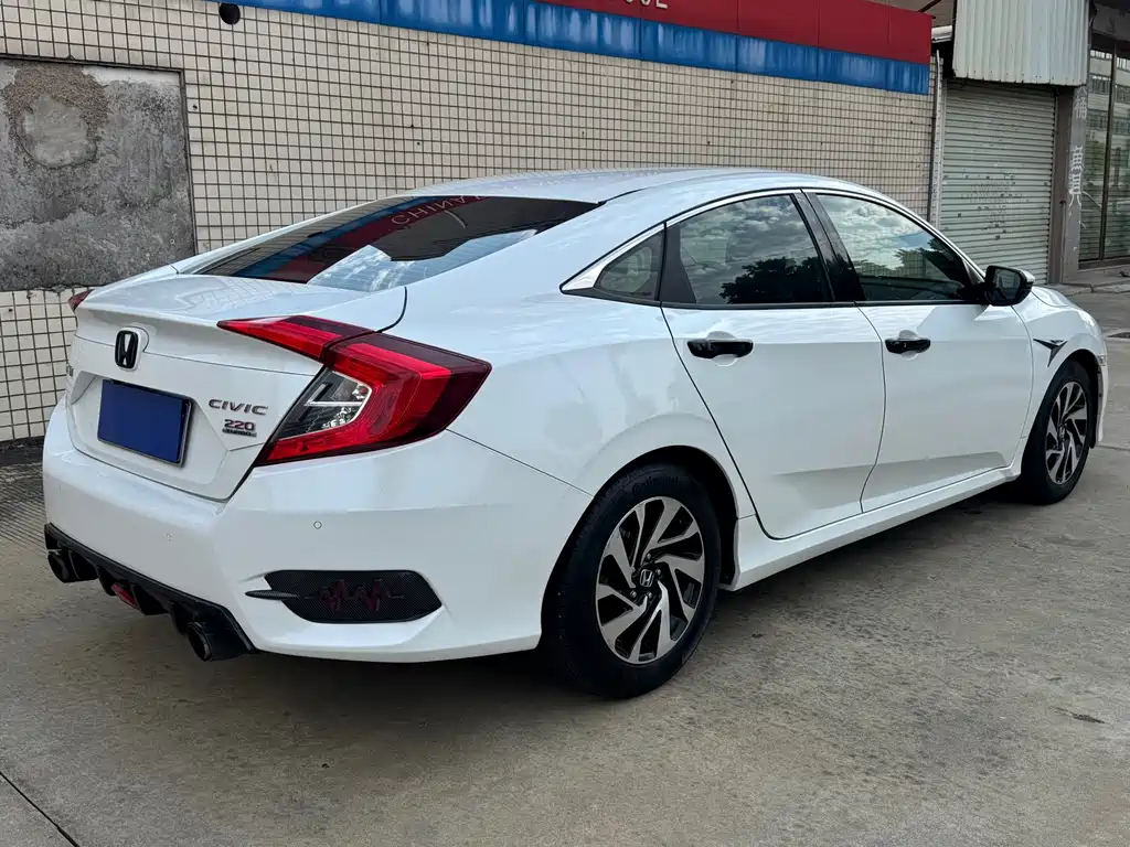 Honda Civic — миниатюра 9