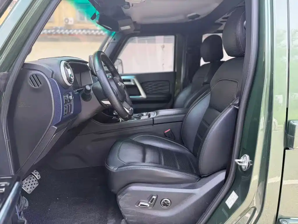 BAIC BJ40 2018 PLUS 2.3T AT Premium V