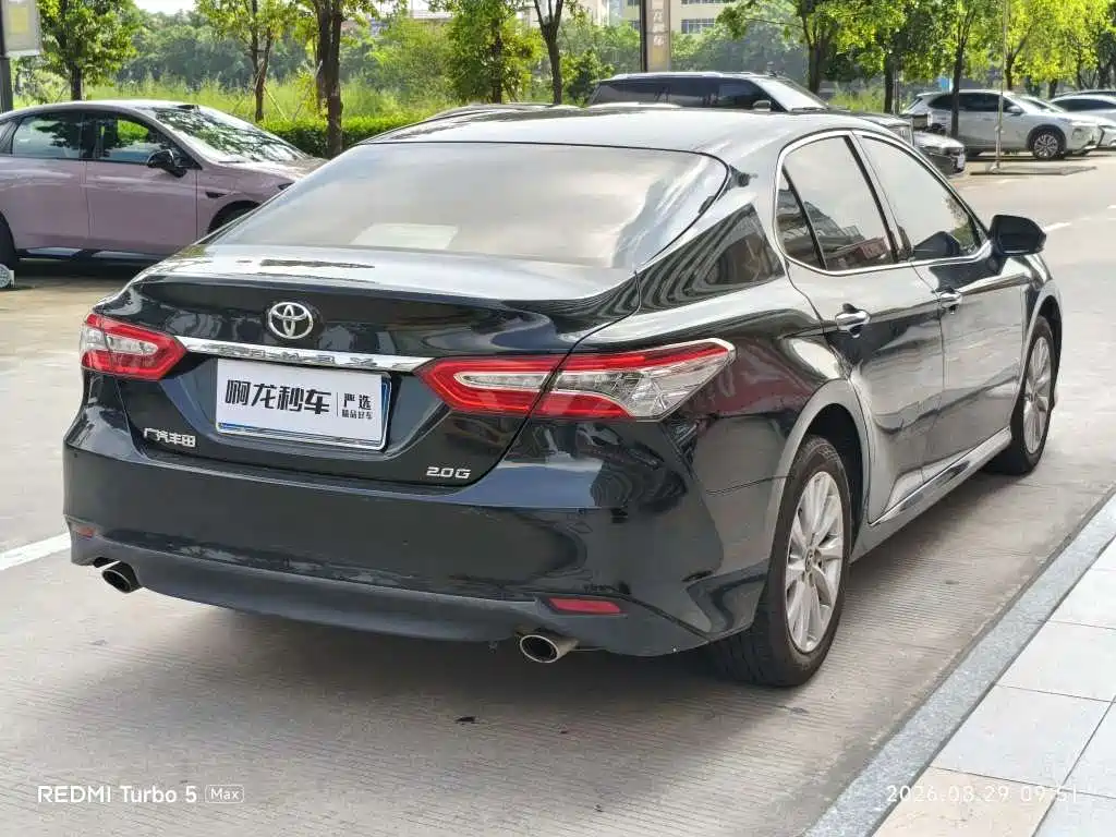 Toyota Camry — миниатюра 9
