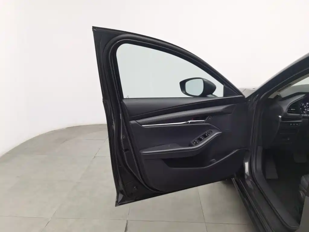 Mazda 3 Axela — миниатюра 8