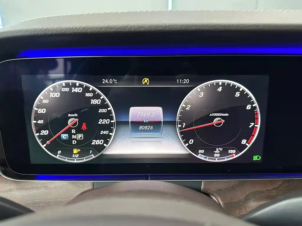 Mercedes-Benz E-Class — миниатюра 12