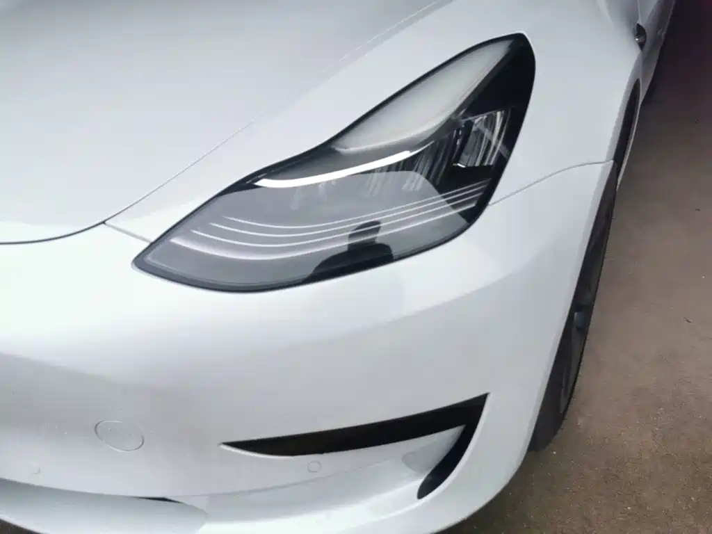 Tesla Model 3 — миниатюра 24