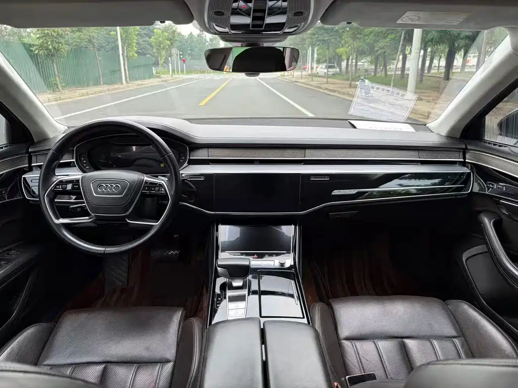 Audi A8 — миниатюра 5