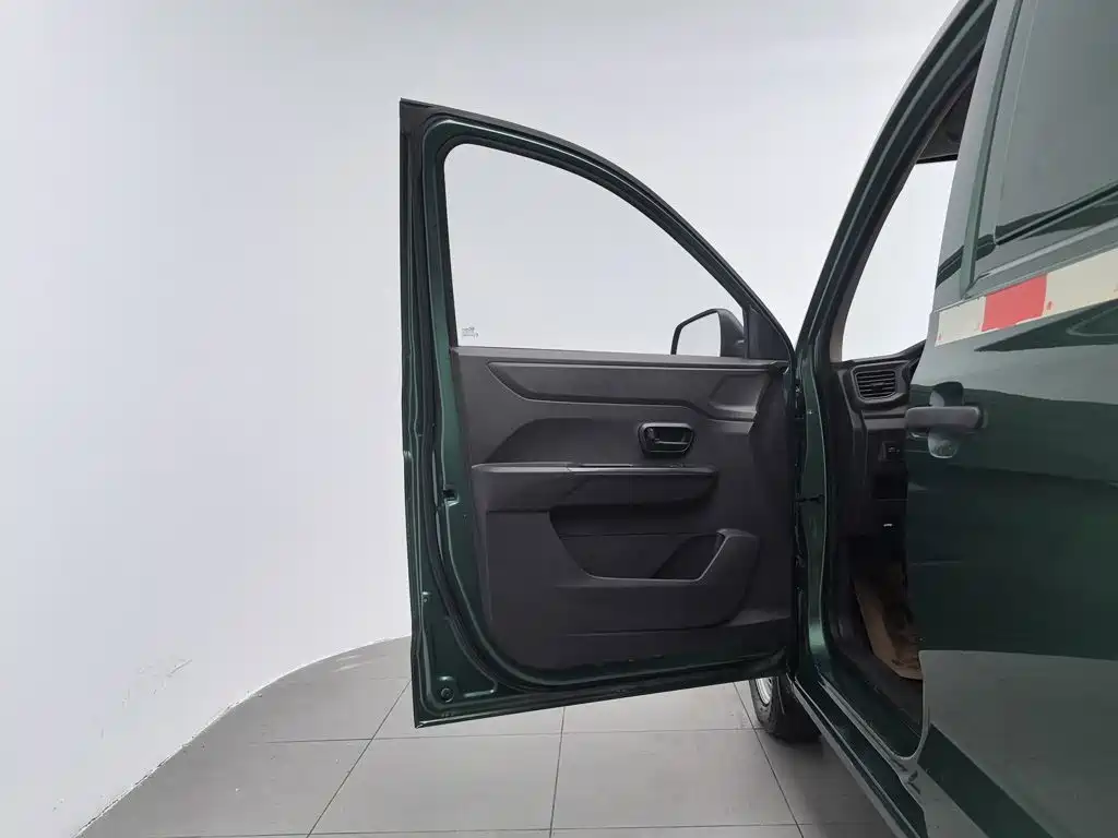 Wuling Hongguang V — миниатюра 8