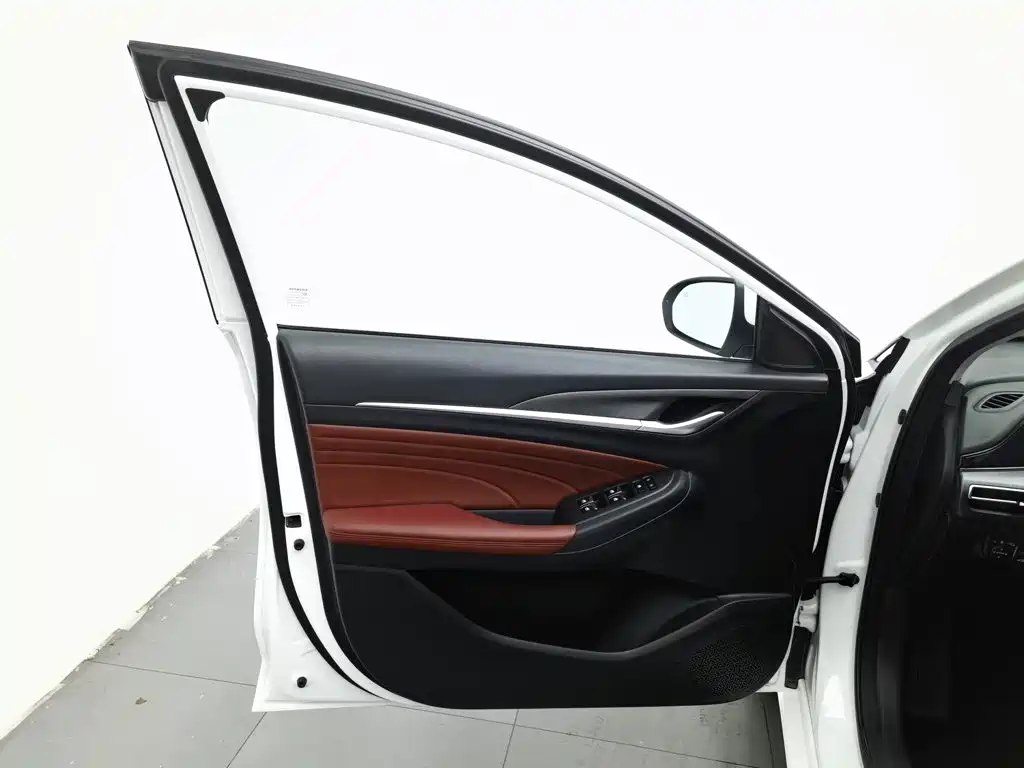 Changan Eado — миниатюра 8