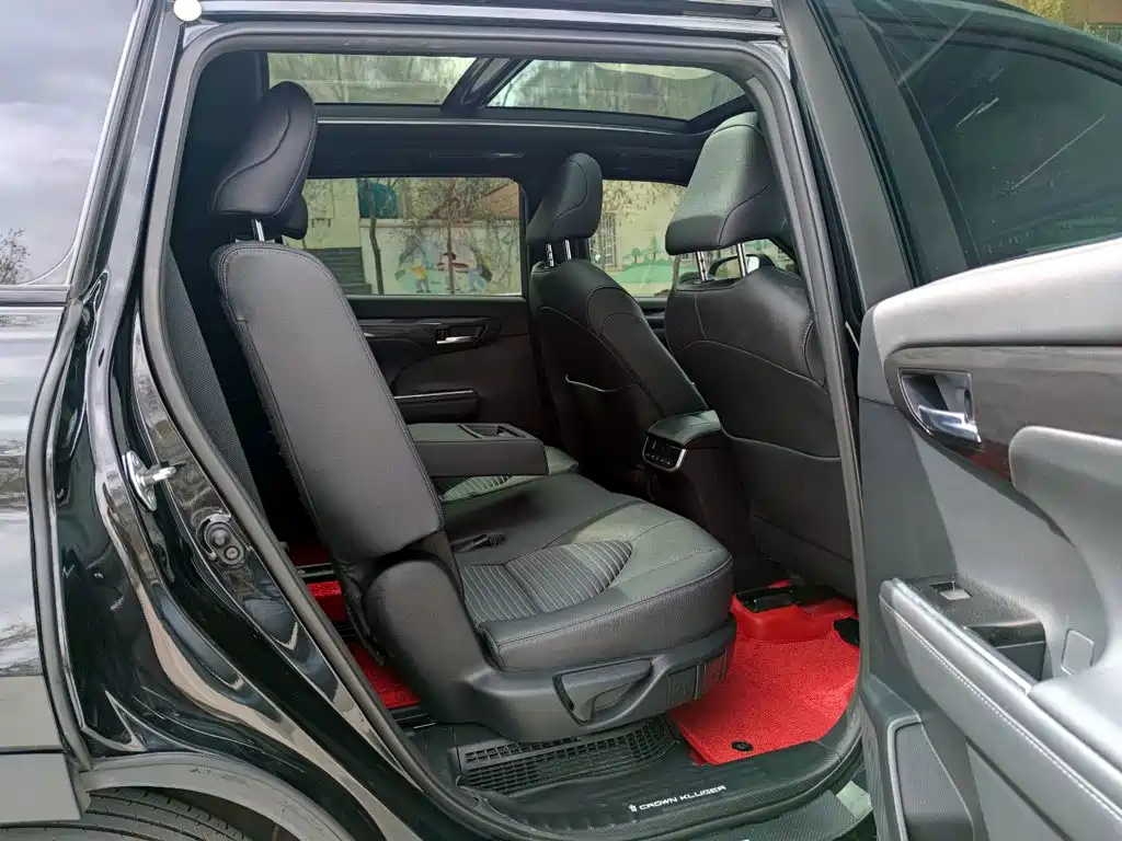Toyota Crown Kluger 2.5L HEV 4WD Premium Edition, фото 11
