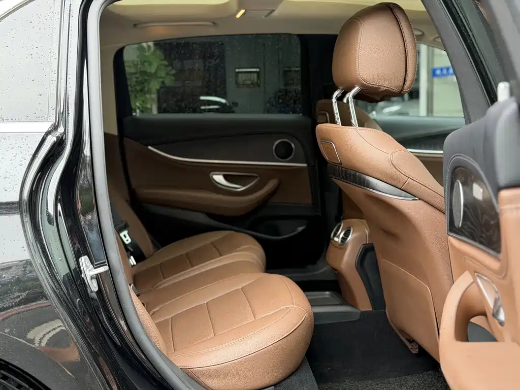 Mercedes-Benz E-Class — миниатюра 15