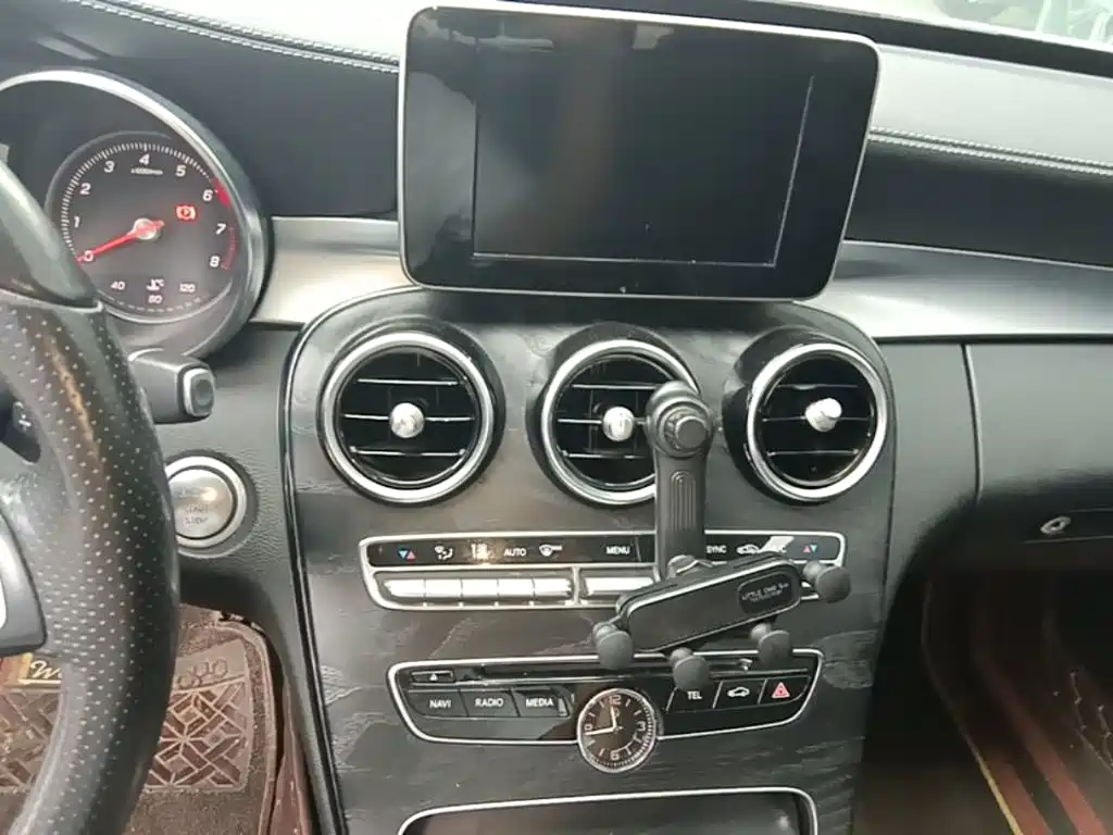 Mercedes-Benz C-Class — миниатюра 13