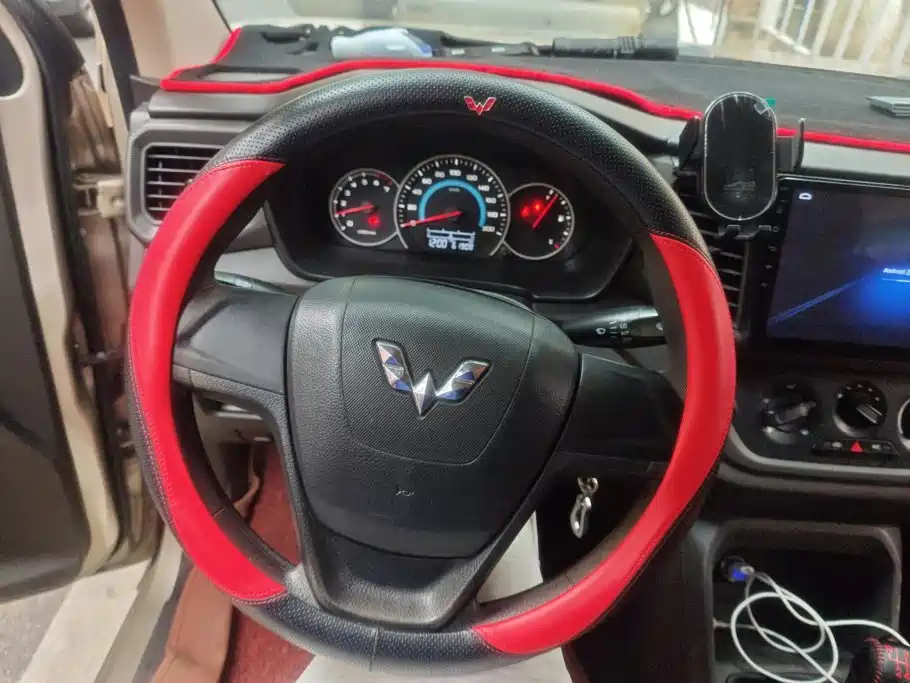 Wuling Hongguang V — миниатюра 15
