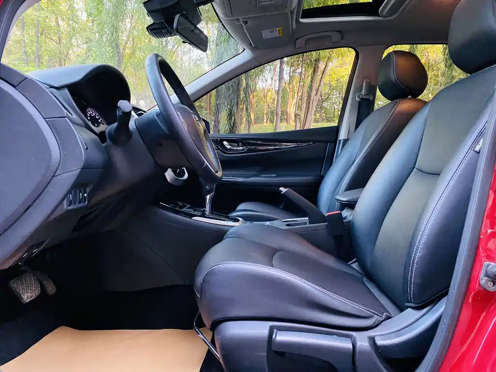 Nissan Tiida — миниатюра 11