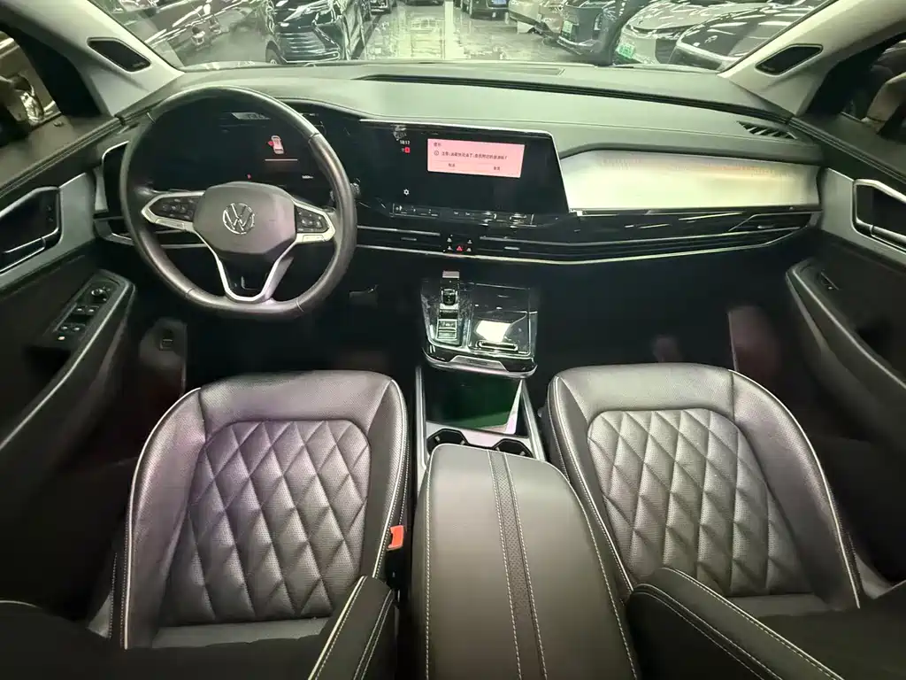 Volkswagen Viloran 2022 530TSI Flagship Pro 6 мест