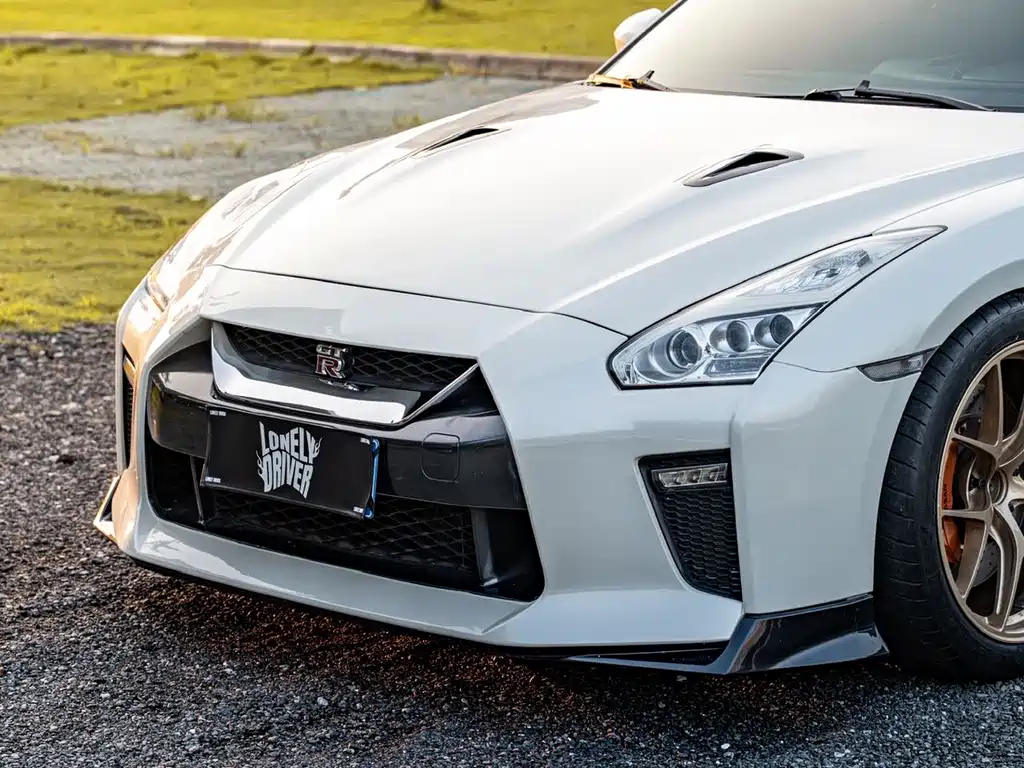 Nissan GT-R — миниатюра 8