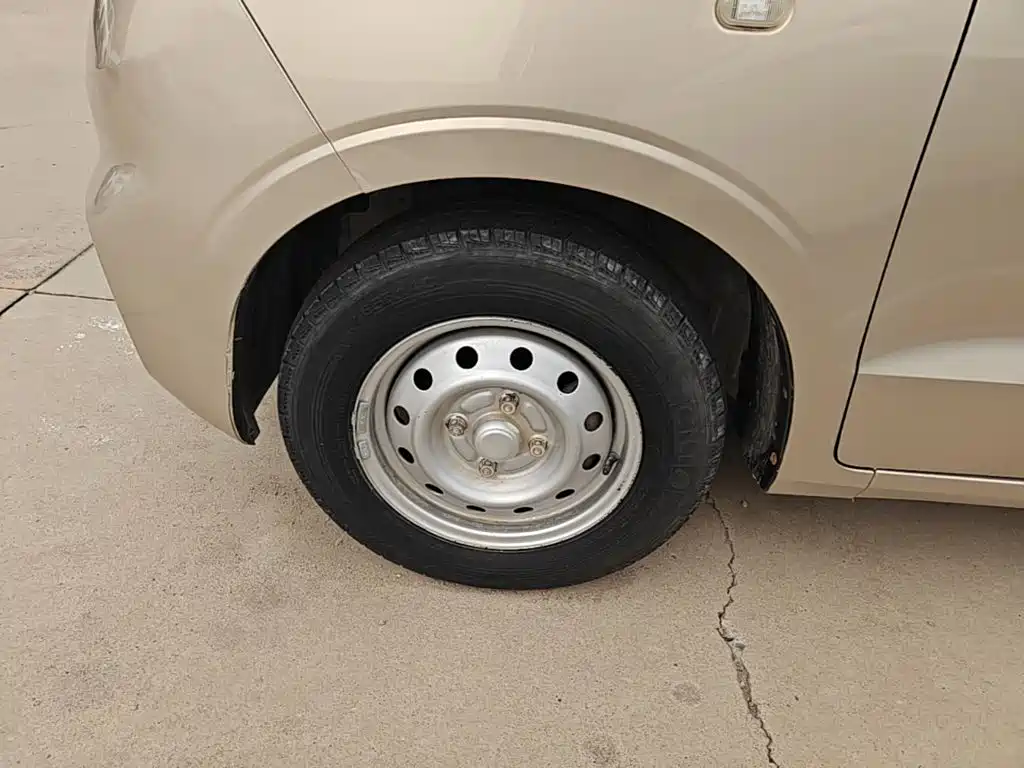 Wuling Hongguang V — миниатюра 23