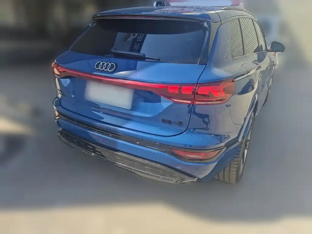 Audi Q6L e-tron — миниатюра 10