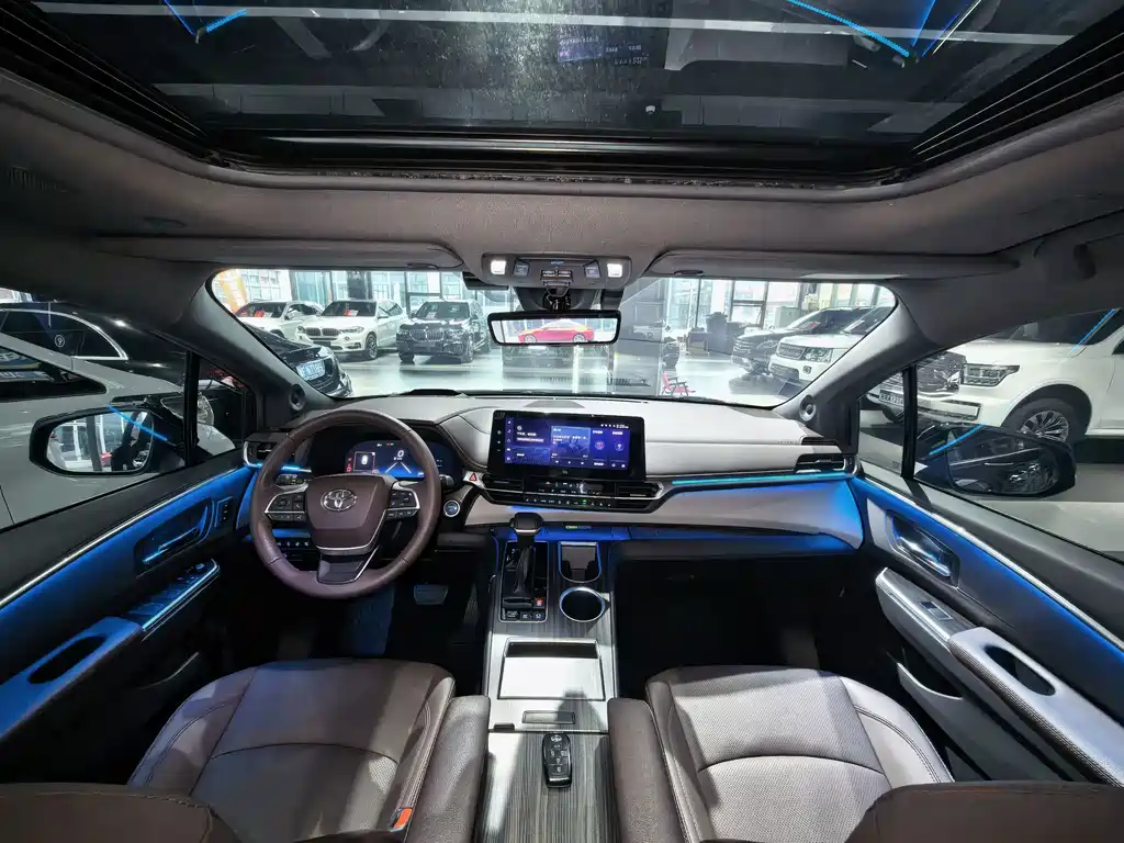 Toyota Granvia 2.5L Hybrid Flagship VIP Edition, фото 7