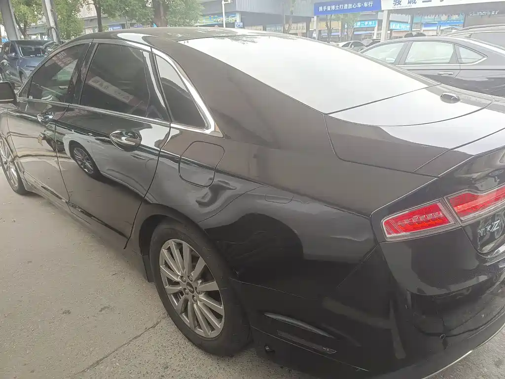 Lincoln MKZ — миниатюра 10