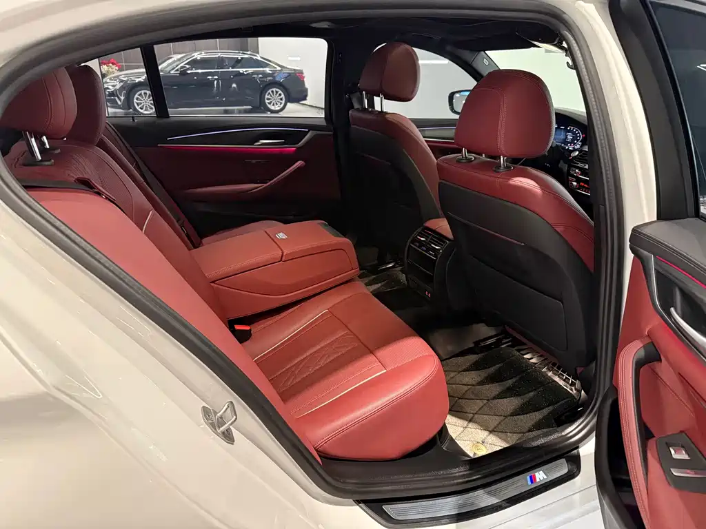 BMW 5 Series — миниатюра 5