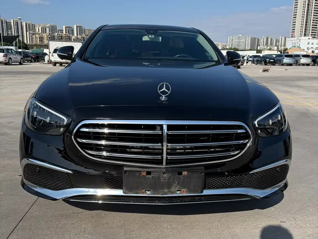 Mercedes-Benz E-Class — миниатюра 2