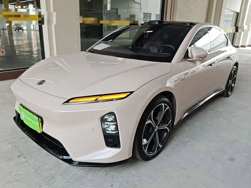 NIO ET5