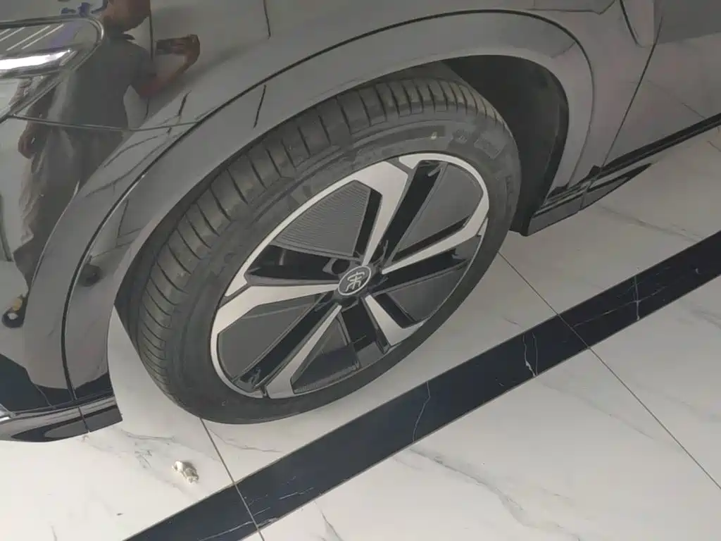 BYD L EV — миниатюра 23