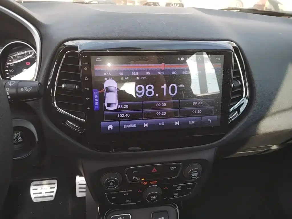 Jeep Compass — миниатюра 13