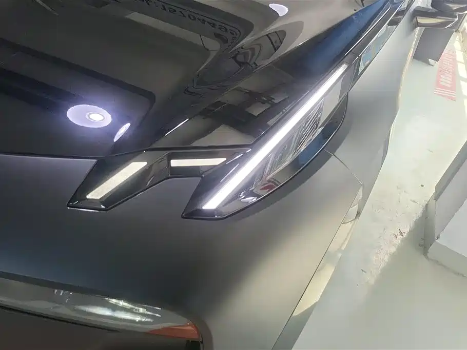 Zeekr X 2026 Max мест