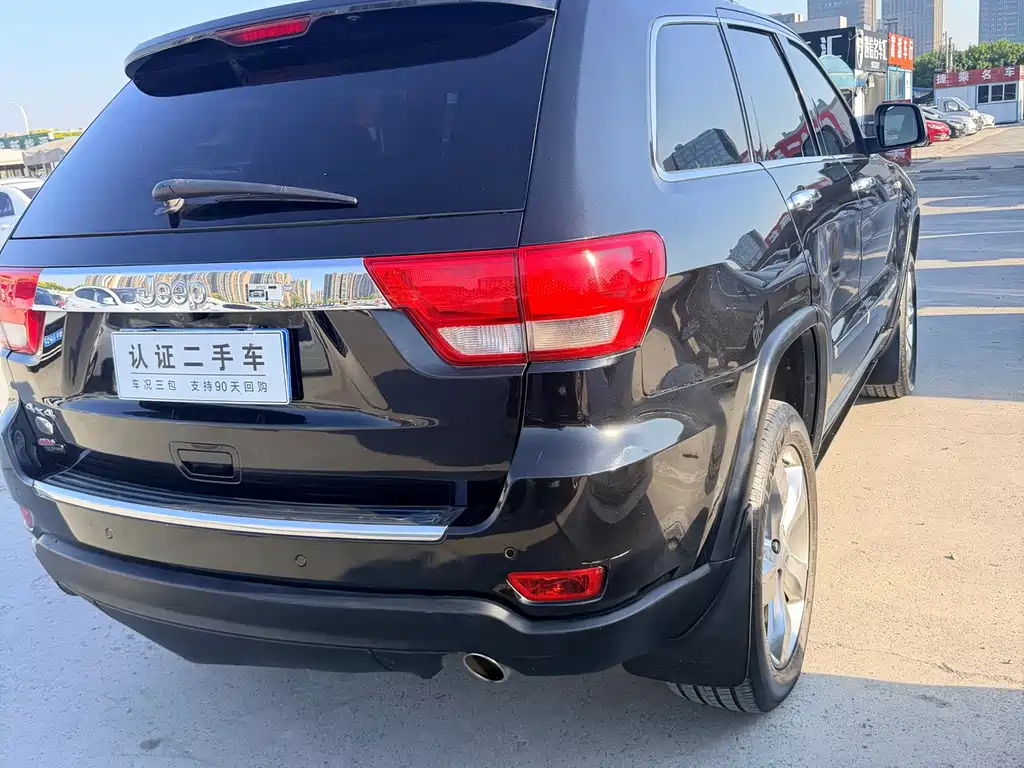 Jeep Grand Cherokee (Import) — миниатюра 4