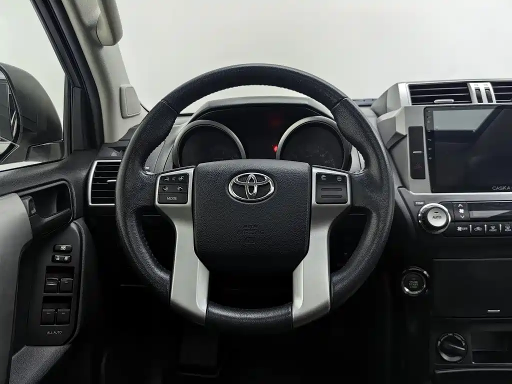 Toyota Prado — миниатюра 11