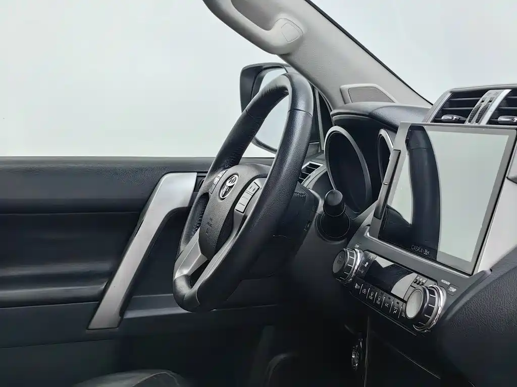 Toyota Prado — миниатюра 22