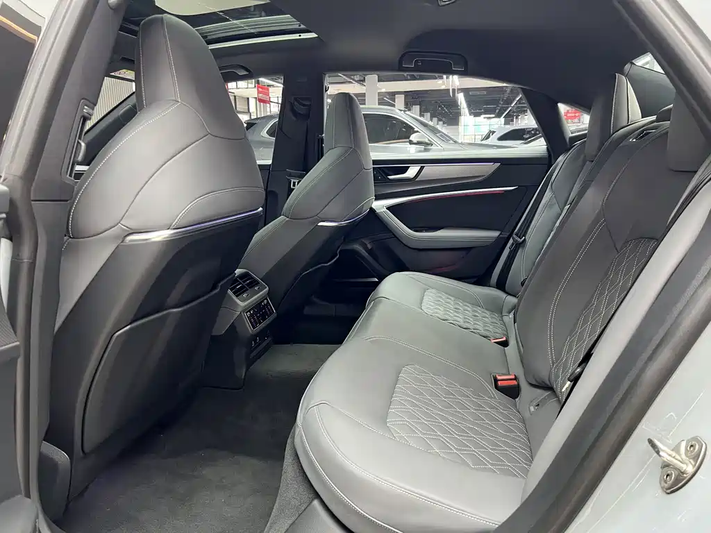 Audi A7L — миниатюра 10