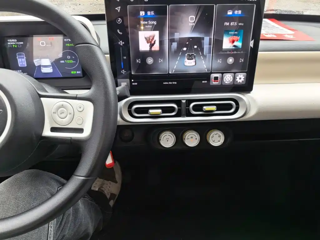 Wuling MINIEV — миниатюра 13