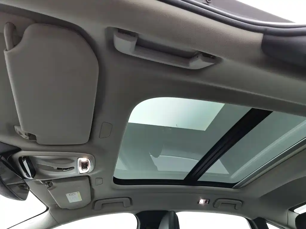 Volvo S90 — миниатюра 14