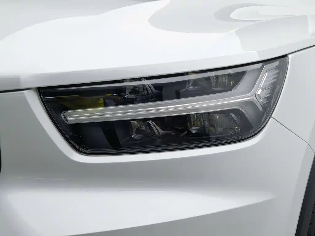 Volvo XC40 — миниатюра 7