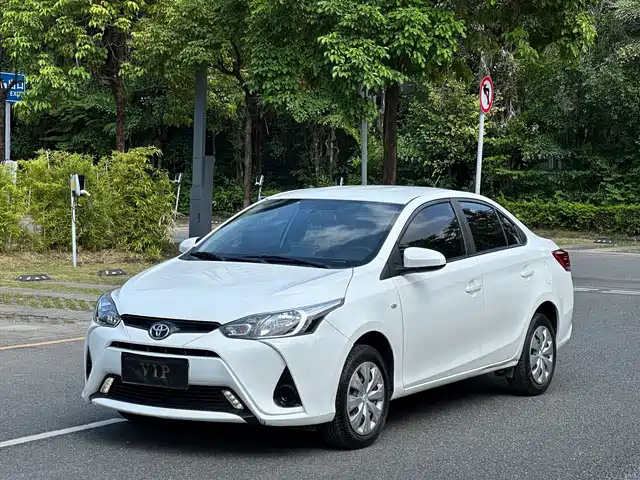 Toyota Yaris L