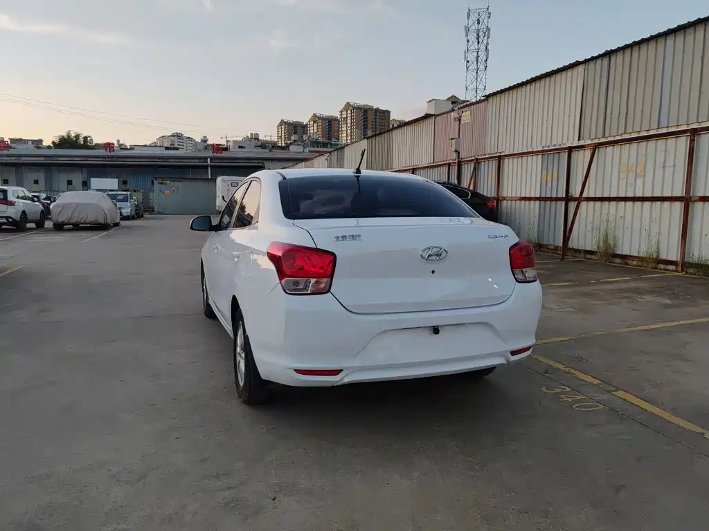 Hyundai Verna — миниатюра 6