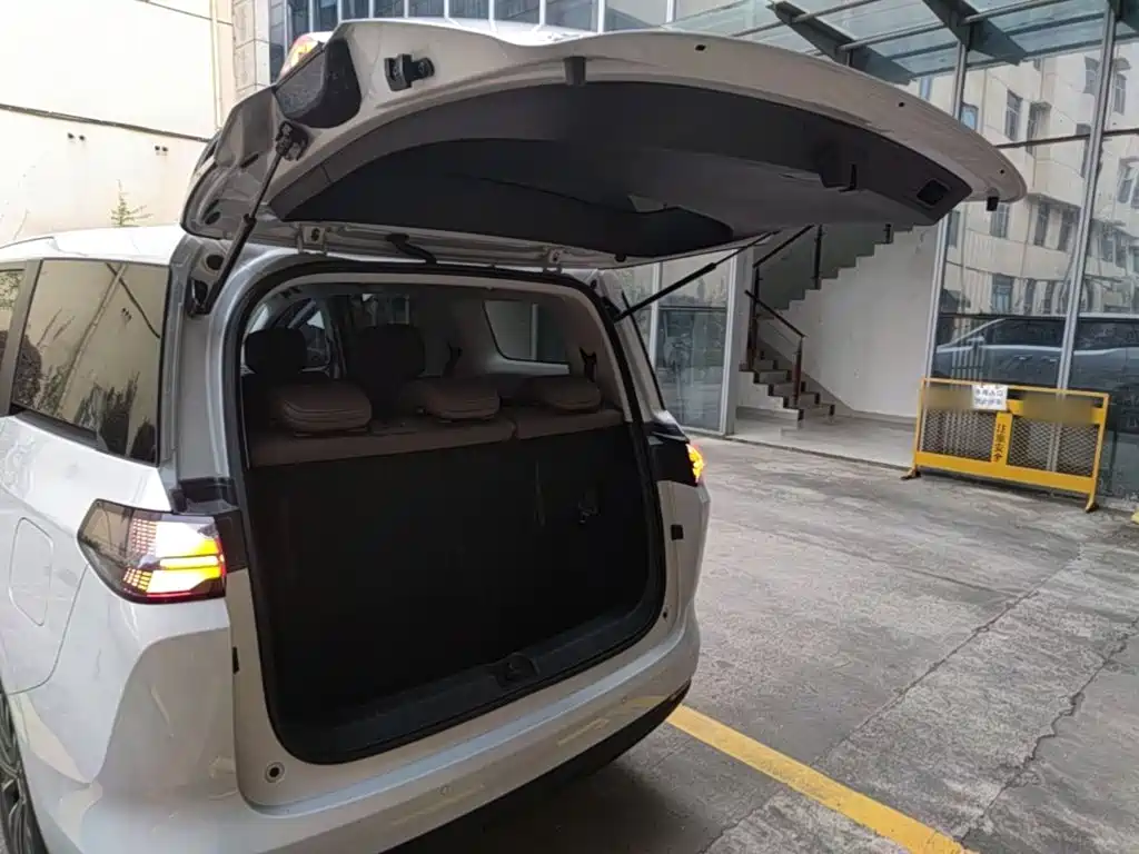 Wuling Xingguang 730 New Energy — миниатюра 15
