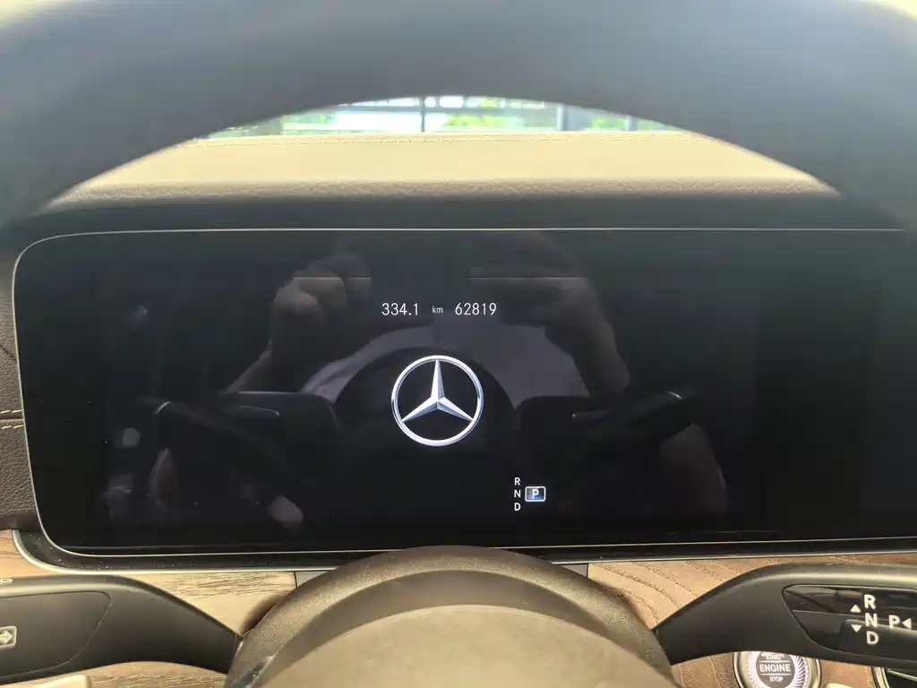 Mercedes-Benz E-Class — миниатюра 6