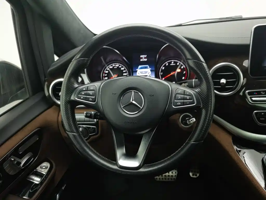 Mercedes-Benz V-Class — миниатюра 11