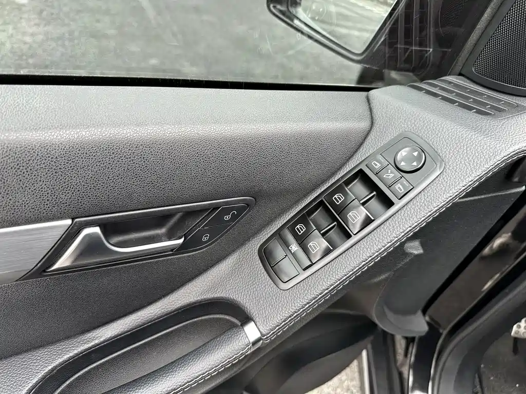 MERCEDES-BENZ R CLASS