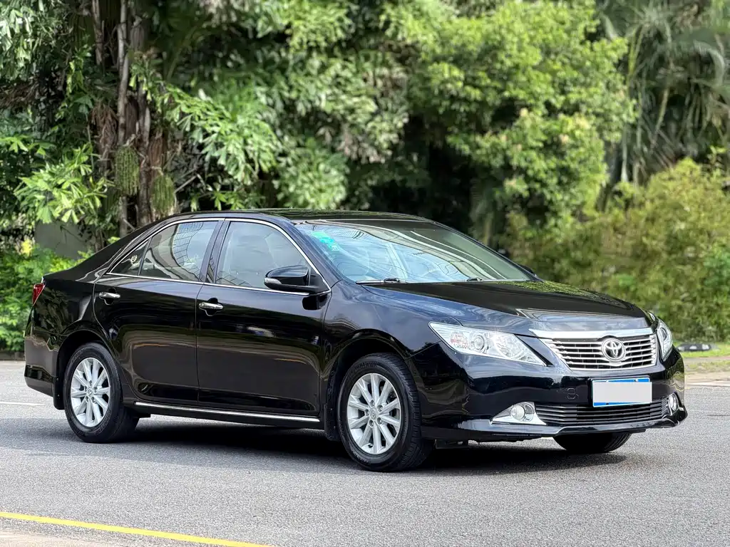 Toyota Camry — миниатюра 3