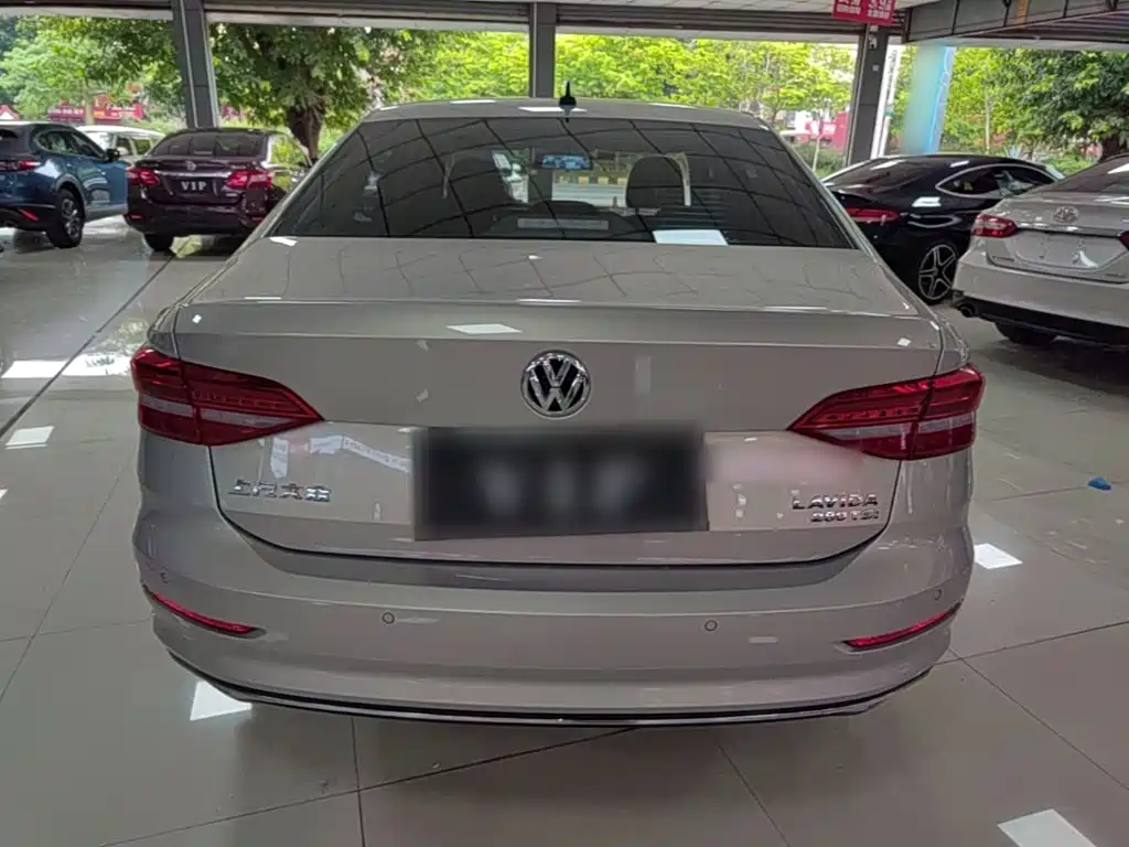 Volkswagen Lavida — миниатюра 6