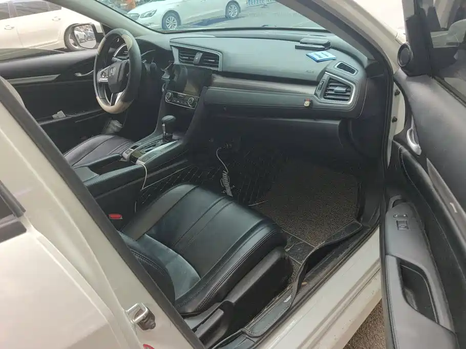 Honda Civic — миниатюра 8