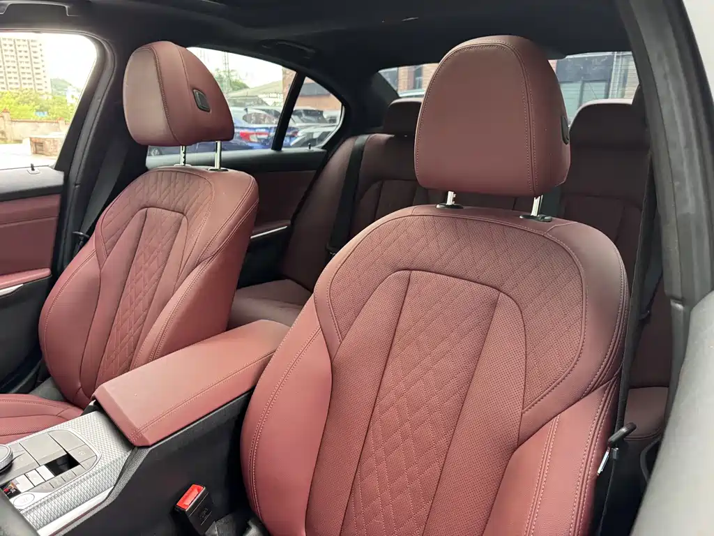 BMW 3 Series — миниатюра 18
