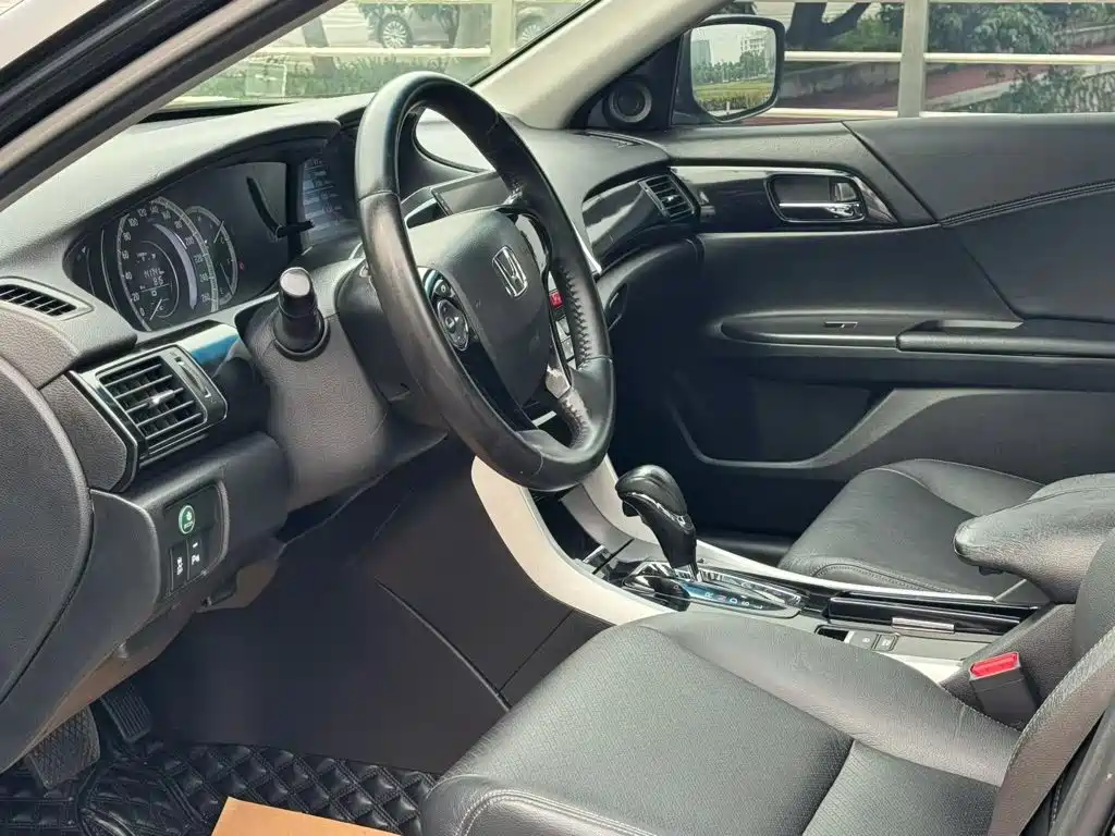Honda Accord — миниатюра 6