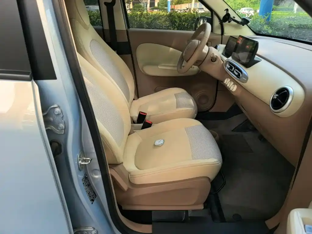 Wuling MINIEV — миниатюра 25